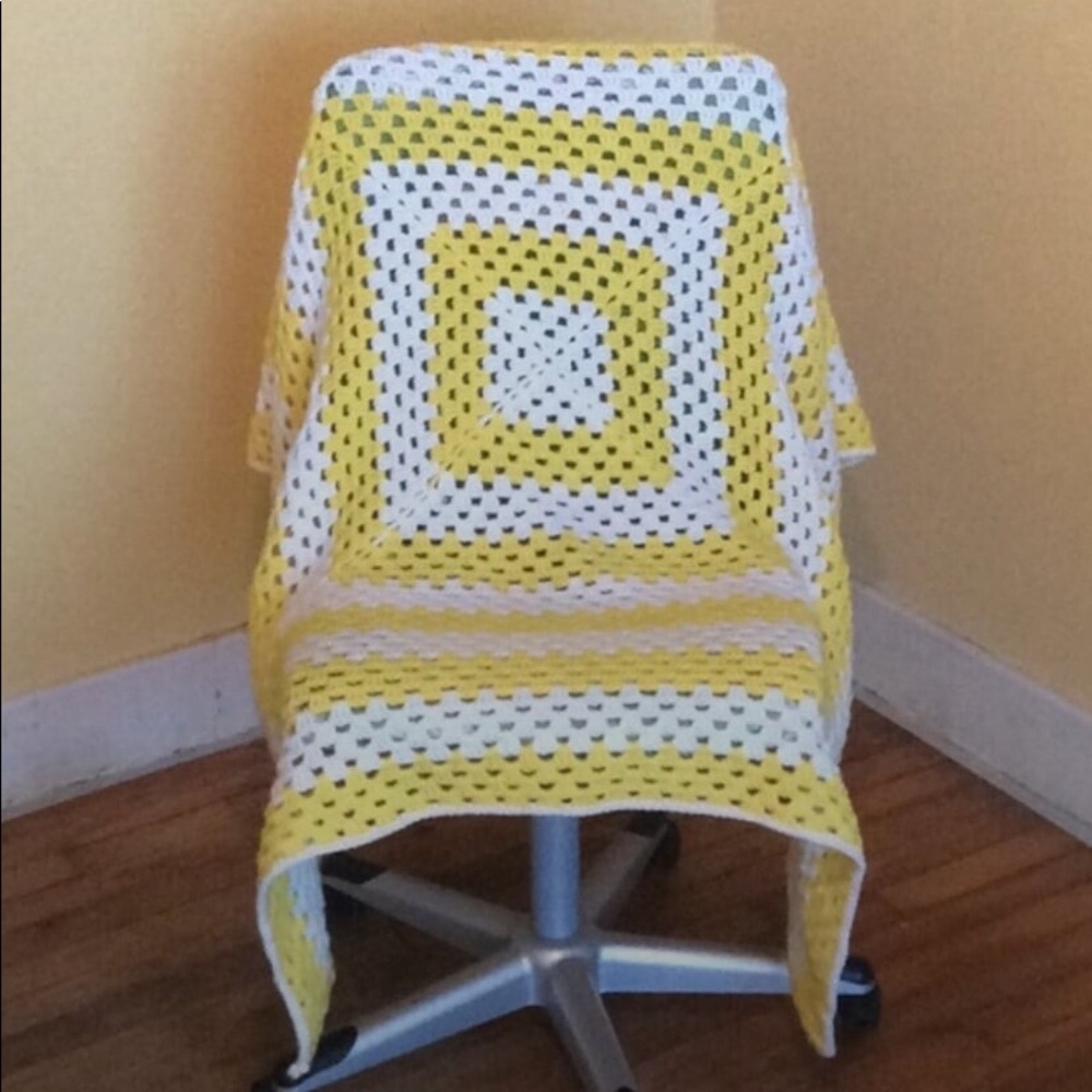 Vibrant Yellow Diamond Square Crocheted 🧶 Blanket